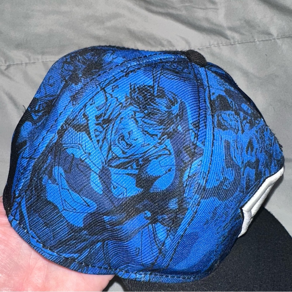 Superman SnapBack Hats (2) DC Comics Super Hero One Size Fits Most Adjustable - Picture 3 of 14